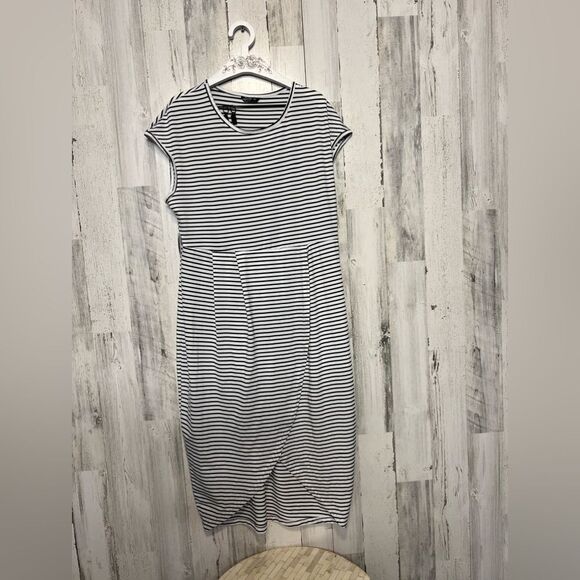 Stripped dress - Picture 7 of 10